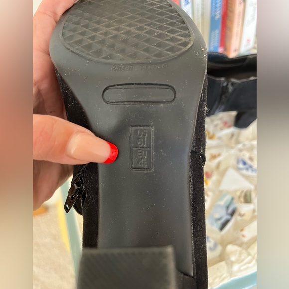 Black heeled booties💕 - Picture 4 of 4